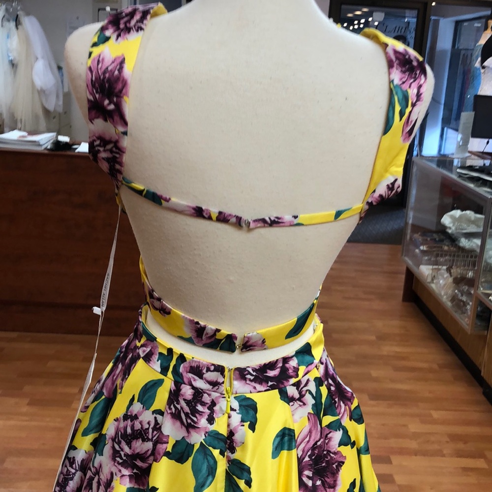 ✔️ Two piece yellow lilac prom dress - Picture 6 of 8